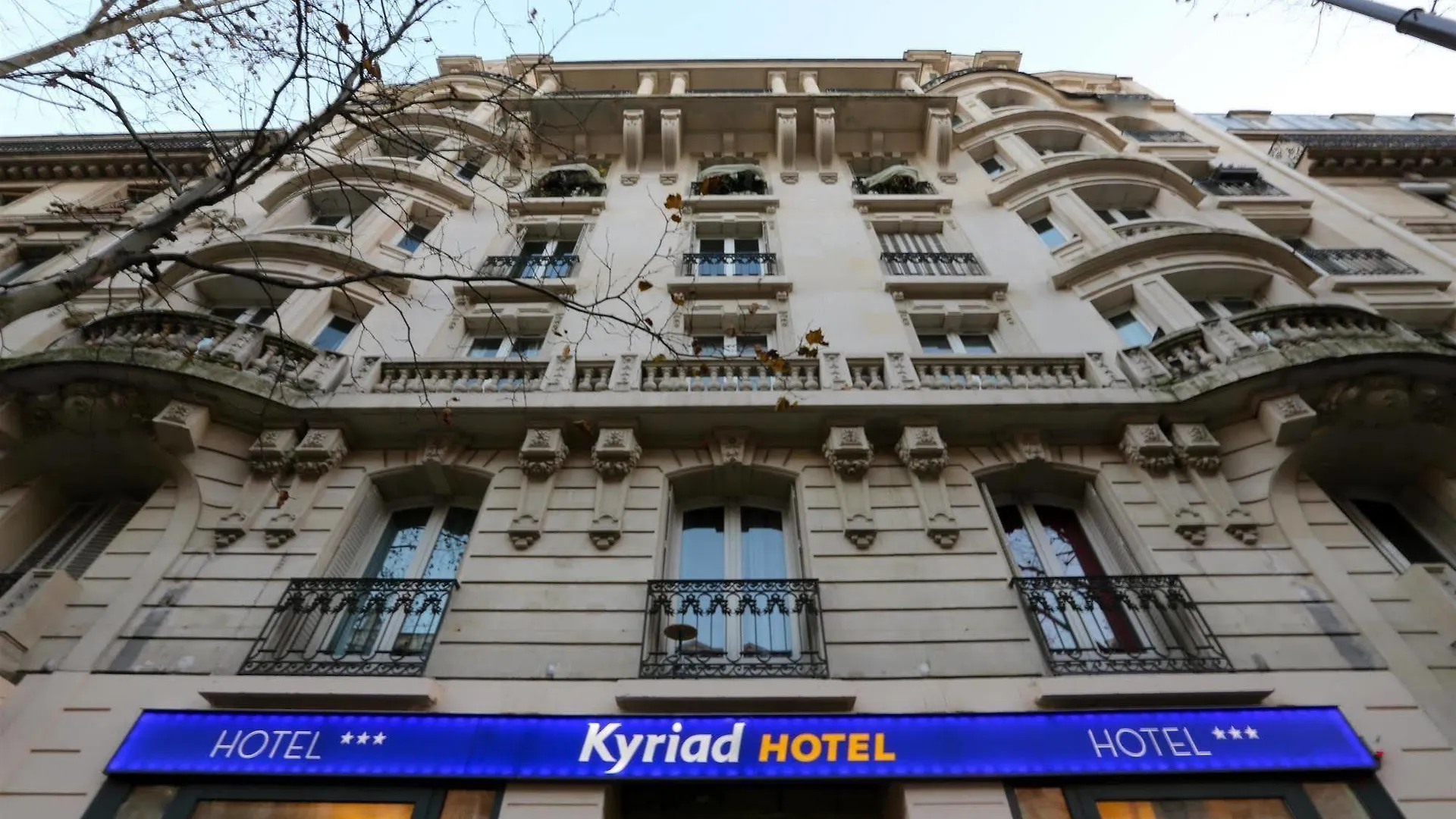 Otel Kyriad Paris 18 - Porte De Clignancourt - Montmartre