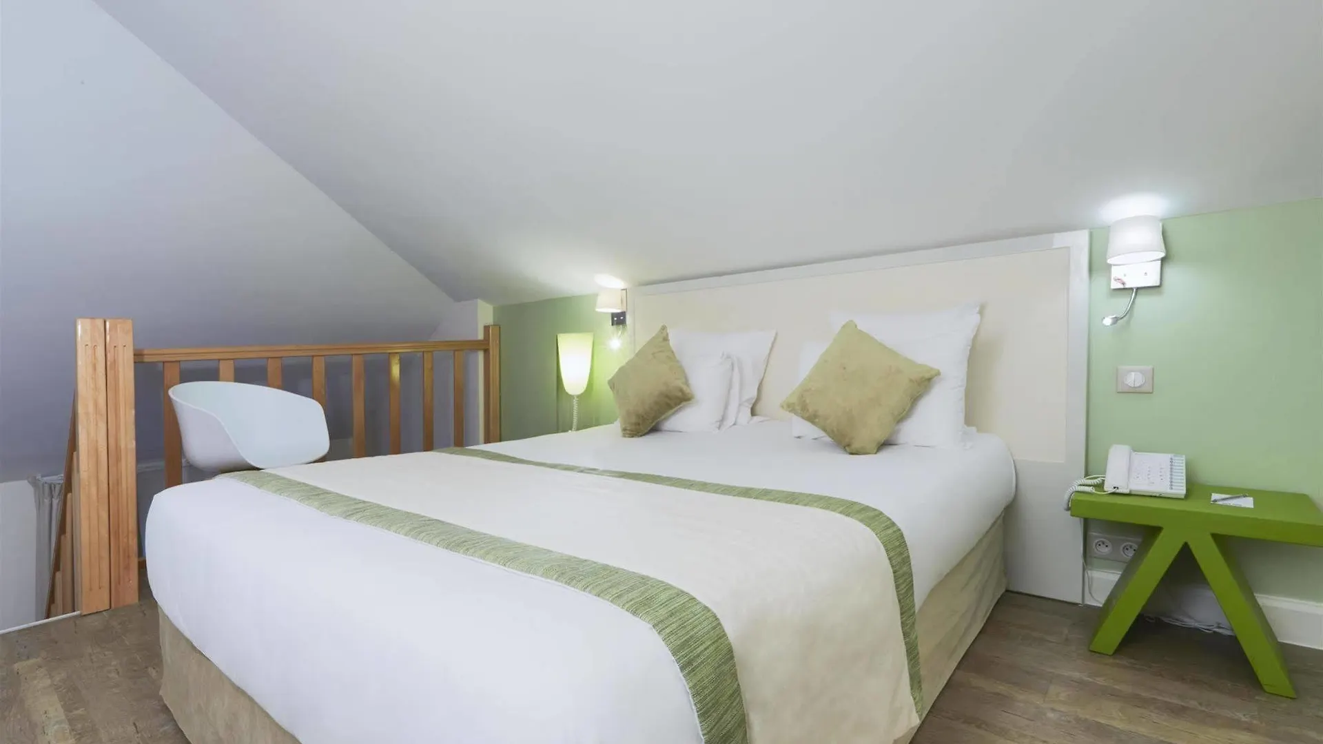 *** Otel Kyriad Paris 18 - Porte De Clignancourt - Montmartre Fransa