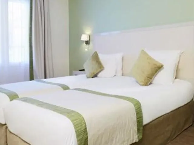 Kyriad Paris 18 - Porte De Clignancourt - Montmartre Hotel